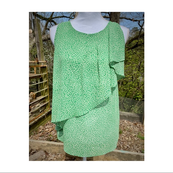 HD in Paris Tops - Cute Green sleeveless blouse.